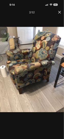 FREE Lazy Boy Recliner. Very Good Condition