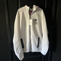 Nike Tech