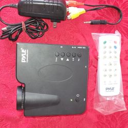 Pyle PRJG45 Mini Projector