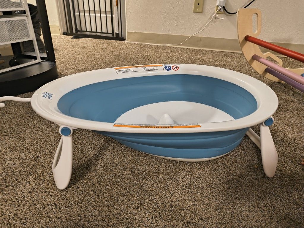 Collapsible Infant Bathtub