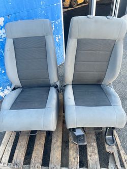2007-2010 Jeep Wrangler Front seats “USED”