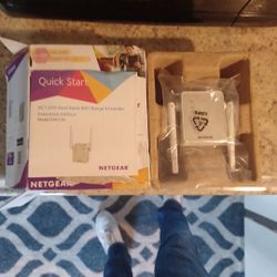 NETGEAR WIFI RANGE EXTENDER. NEW IN BOX