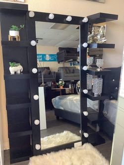 Mírror Hollywood 70”x30” Special Price 🥰