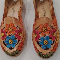 NEW Authentic Mexican Leather Floral Huaraches - Size 8
