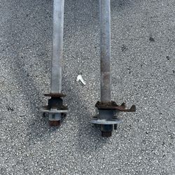 1 Straight Axle In Great Shape 150$