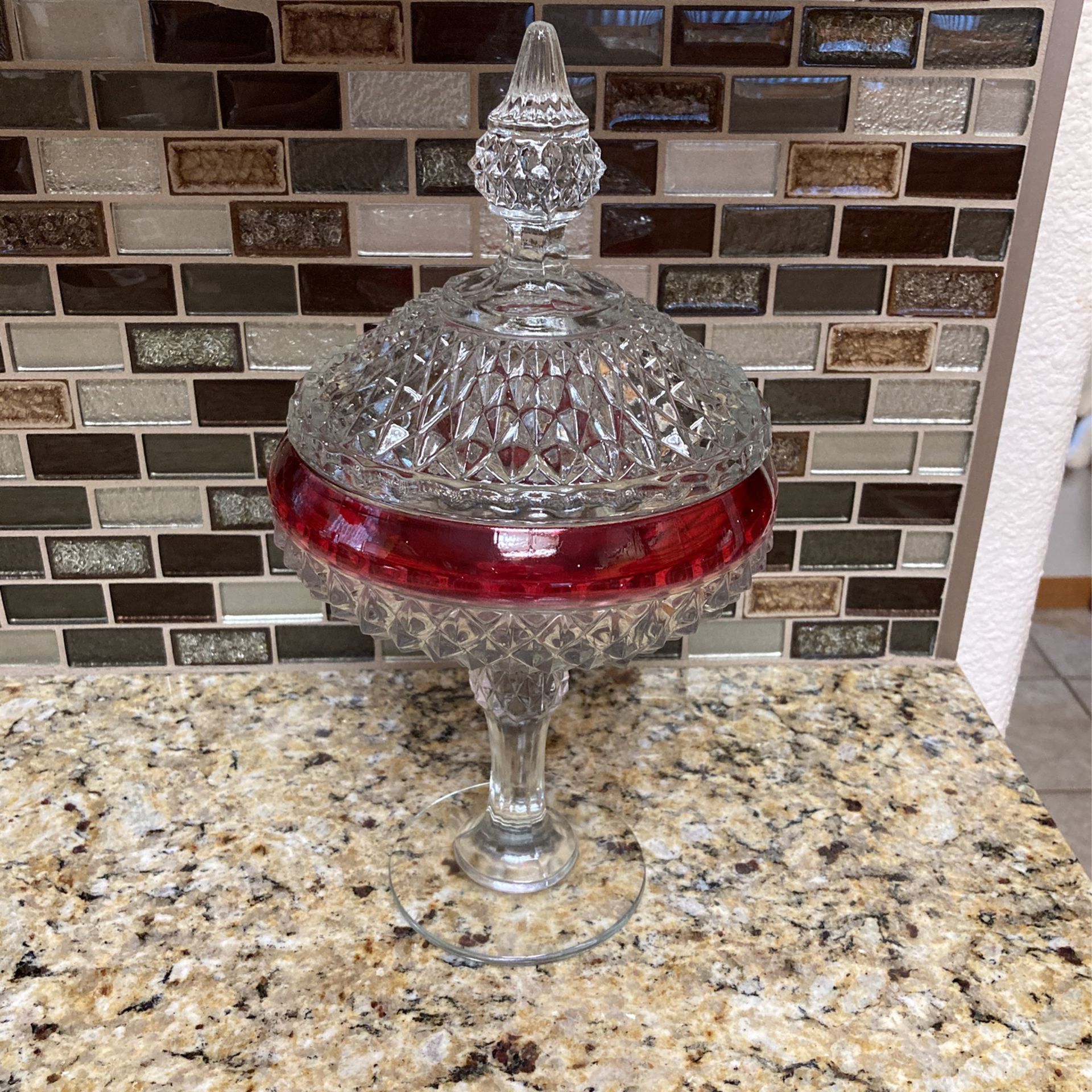 Antique Indiana glass covered candy dish/bath salt holder