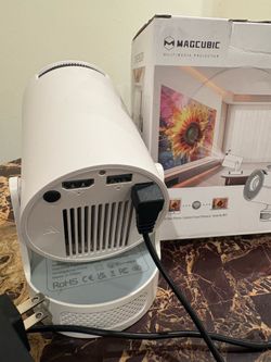 Magcubic projector