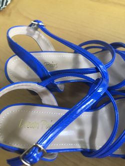 Beautiful Blue Sandals  8 1/2 