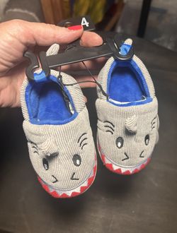 Wonder Nation Toddler Boys Gray Shark Slippers Multiple Sizes Available