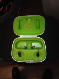 Pair of Hearing Aids with Charging Case PHONAK Sonova AG  Black pair