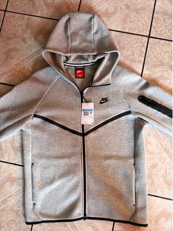 Brand new Nike tech size Medium Authentic