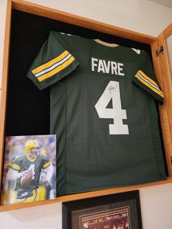 Brett Favre Autographed Jersey