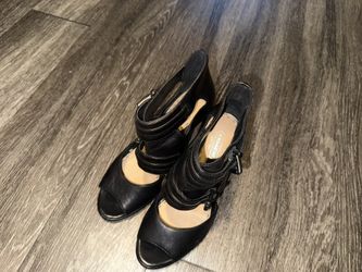 Coach Women’s Size 7 Black Leather Strappy Peep Toe High Heels