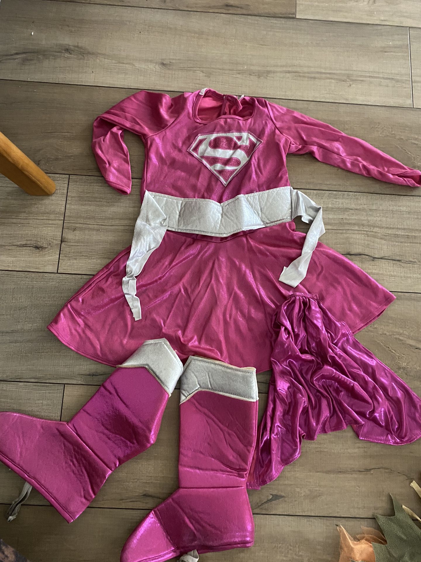 Super Girl Costume / Halloween Costumes