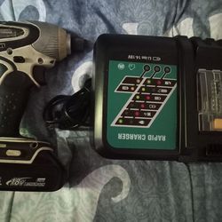 18 Volta Makita Impact Drill And Battery Charger.See Description.