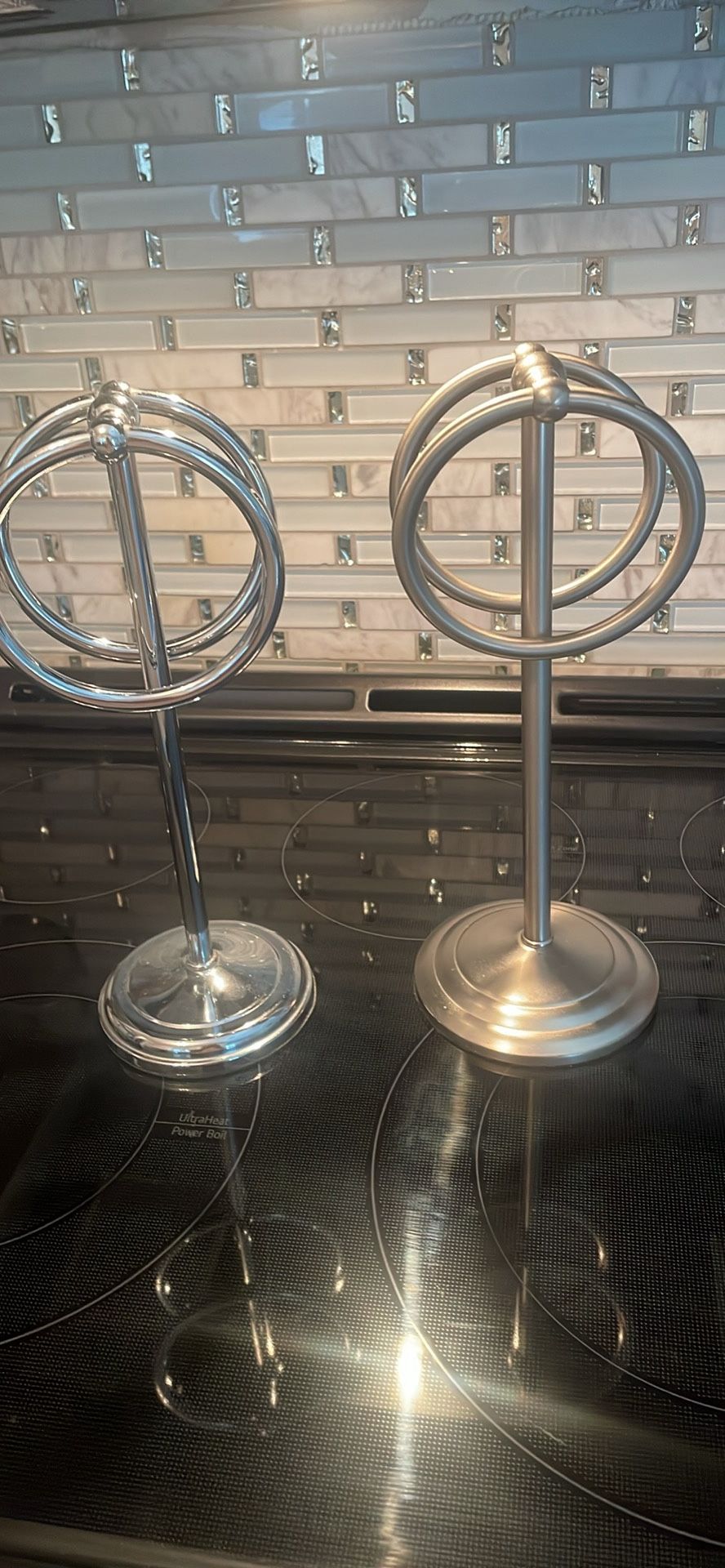 2 Hand Towel Holders