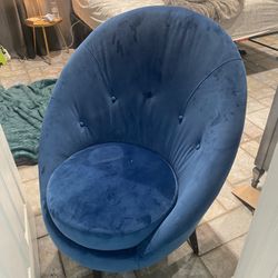 Yankee/Royal blue Suede Swirling Chair 