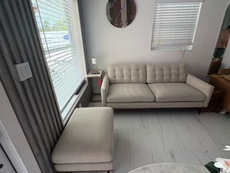 Couch / Mueble