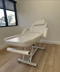 white massage beds.