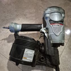 HITACHI Up To 3 1/2" Roofing Nailer