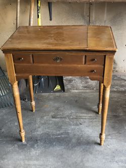 1968 singer sewer machine with cabinet