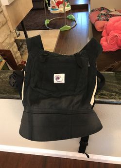 Blk ergo baby