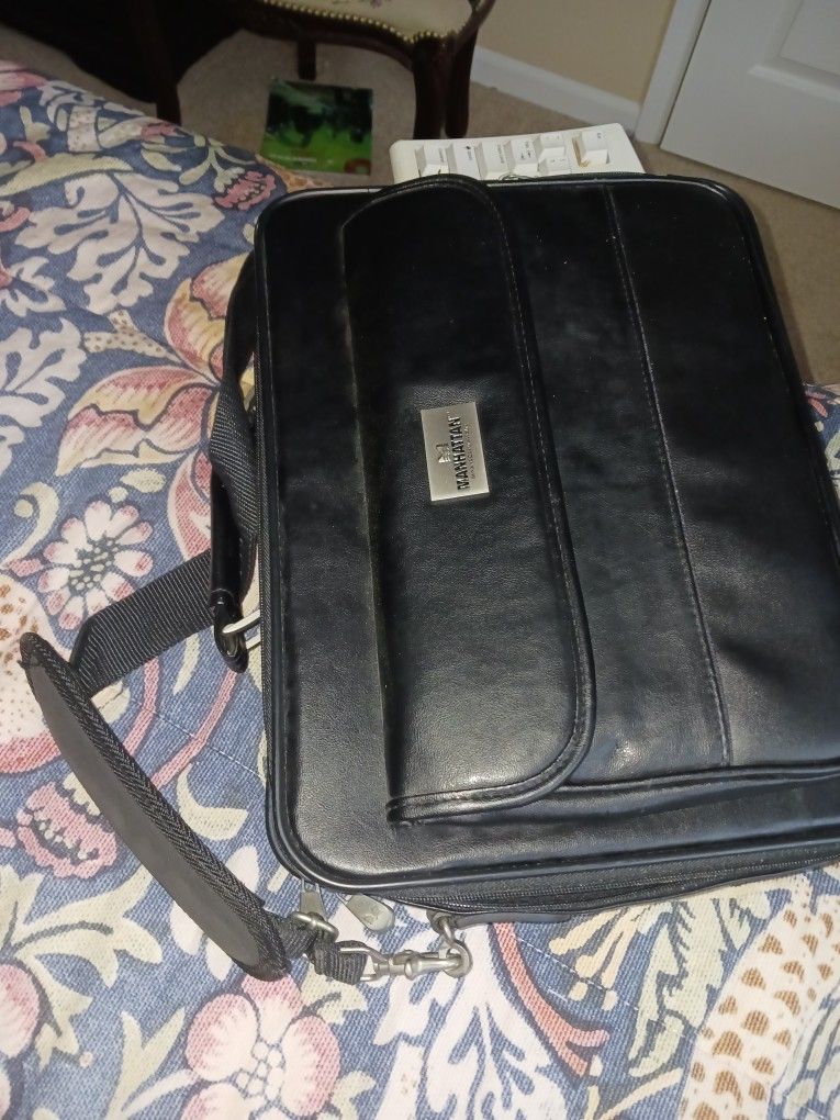 Sleek Manhattan Laptop Case