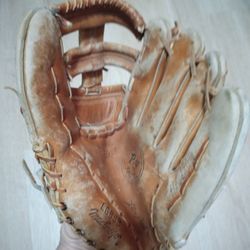 $10 VINTAGE BASEBALL MITT