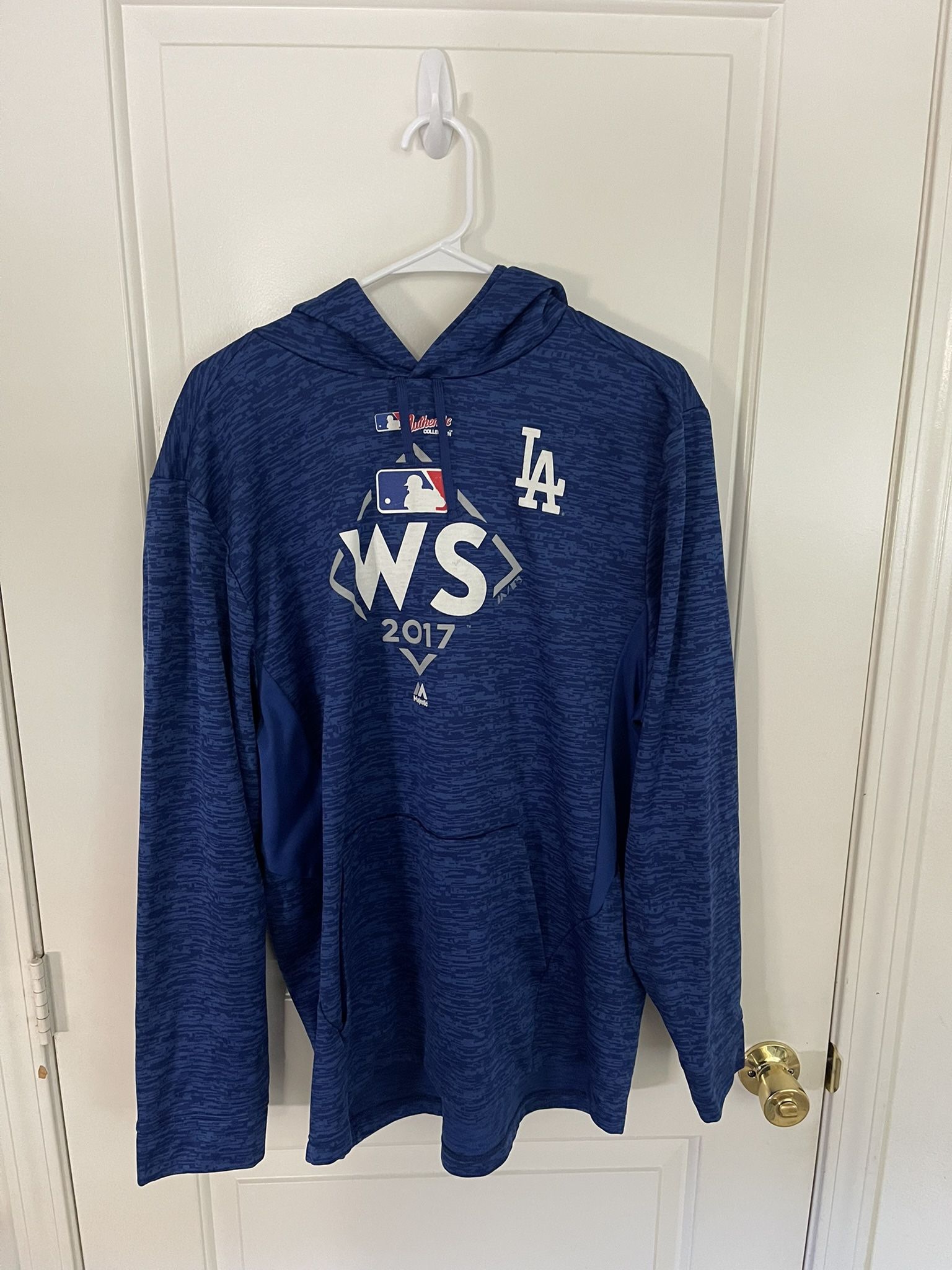 Navy blue Majestic Athletic Los Angeles Dodgers hoodie #MLB #Dodgers