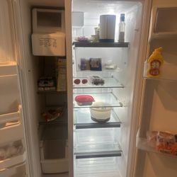 Whirlpool Fridge. With Ice Maker 