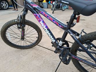 Mongoose Byte 20-inch mountain bike