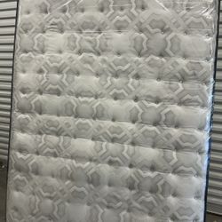 Sealy Full Mattress Set 