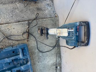 Bosch Electric Demolition Hammer with Case