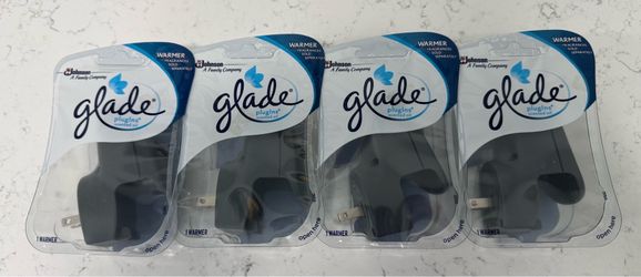 Glade PlugIns Scented Oil Warmer Essential Oil Infused Wall Plug In 4 Pack Black
