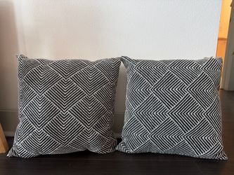 Black and White Geometric Throw Pillows – Set of 2