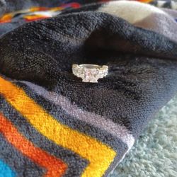 Absolutely GORGEOUS Engagement Or Promise ring MUST SEE!!!!!!!!!!!