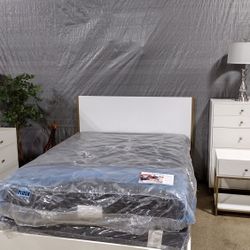 5 PC White And Gold Bedroom Set (Mattress Not Included)