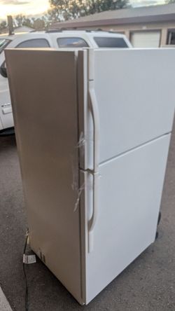 Kenmore Top Freezer Refrigerator White