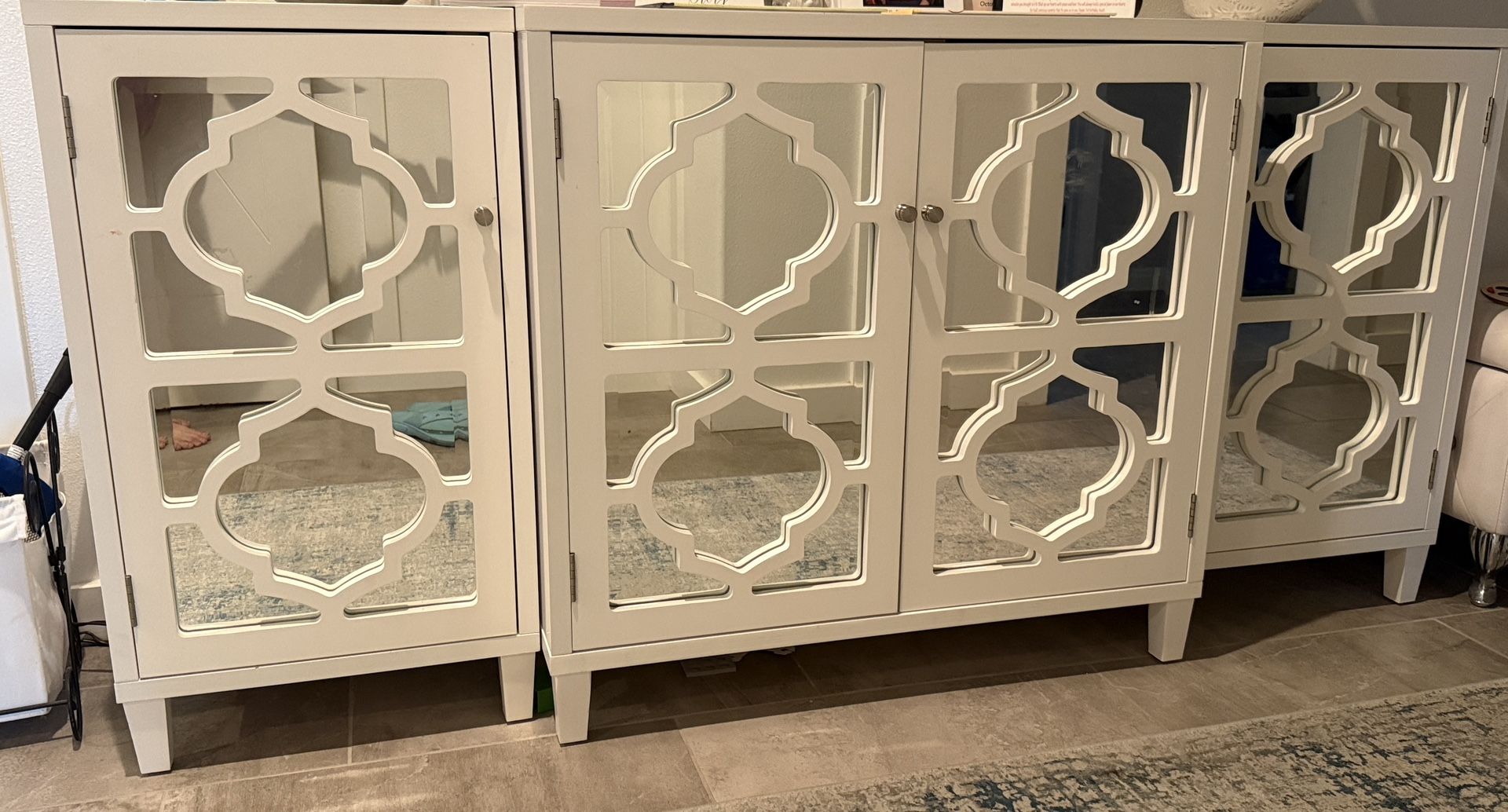 White Mirrored Console Table/accent Cabinet