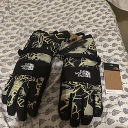 LOW PRICE MOVING- NWT RARE MENS SKI GLOVES