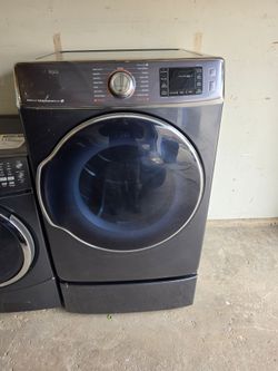 Samsung front load XL Capacity GAS dryer with pedestal