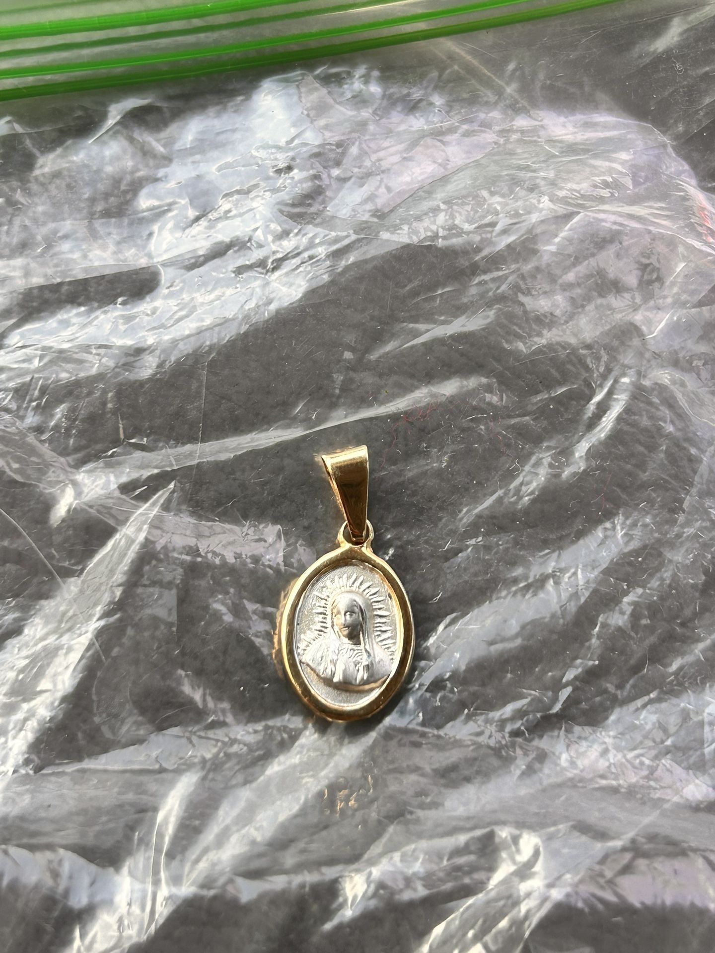 saint pendant