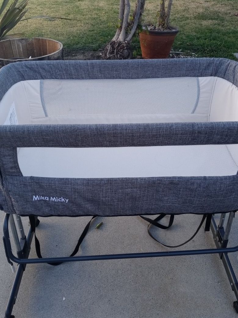 Mika Mickey Bassinet & Ubbi Diaper Pail!! $75