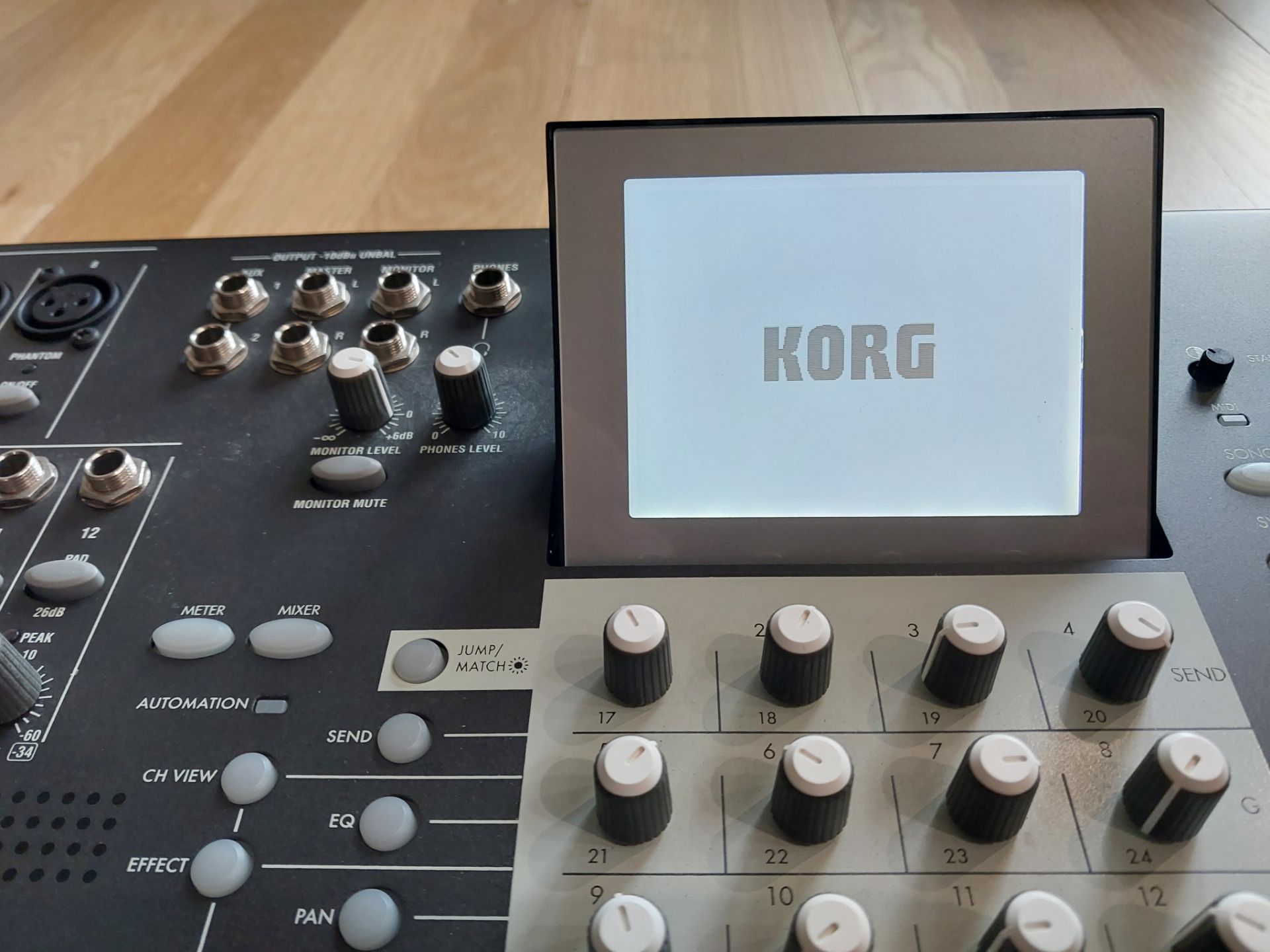 Korg D3200 Multi-Track Digit Mixer/Recorder