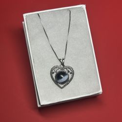 Silver Necklace And Hear Pendant 