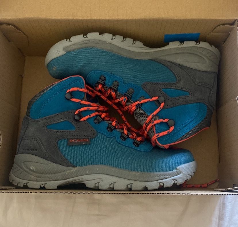 Columbia Women’s Hiking Boot 7 1/2
