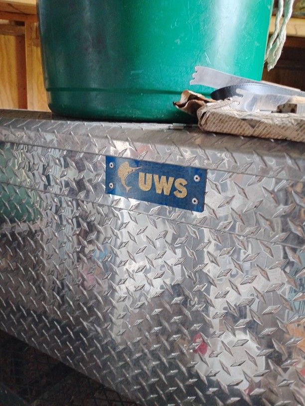 Diamond Plate Truck Tool Box With Keyed Lock