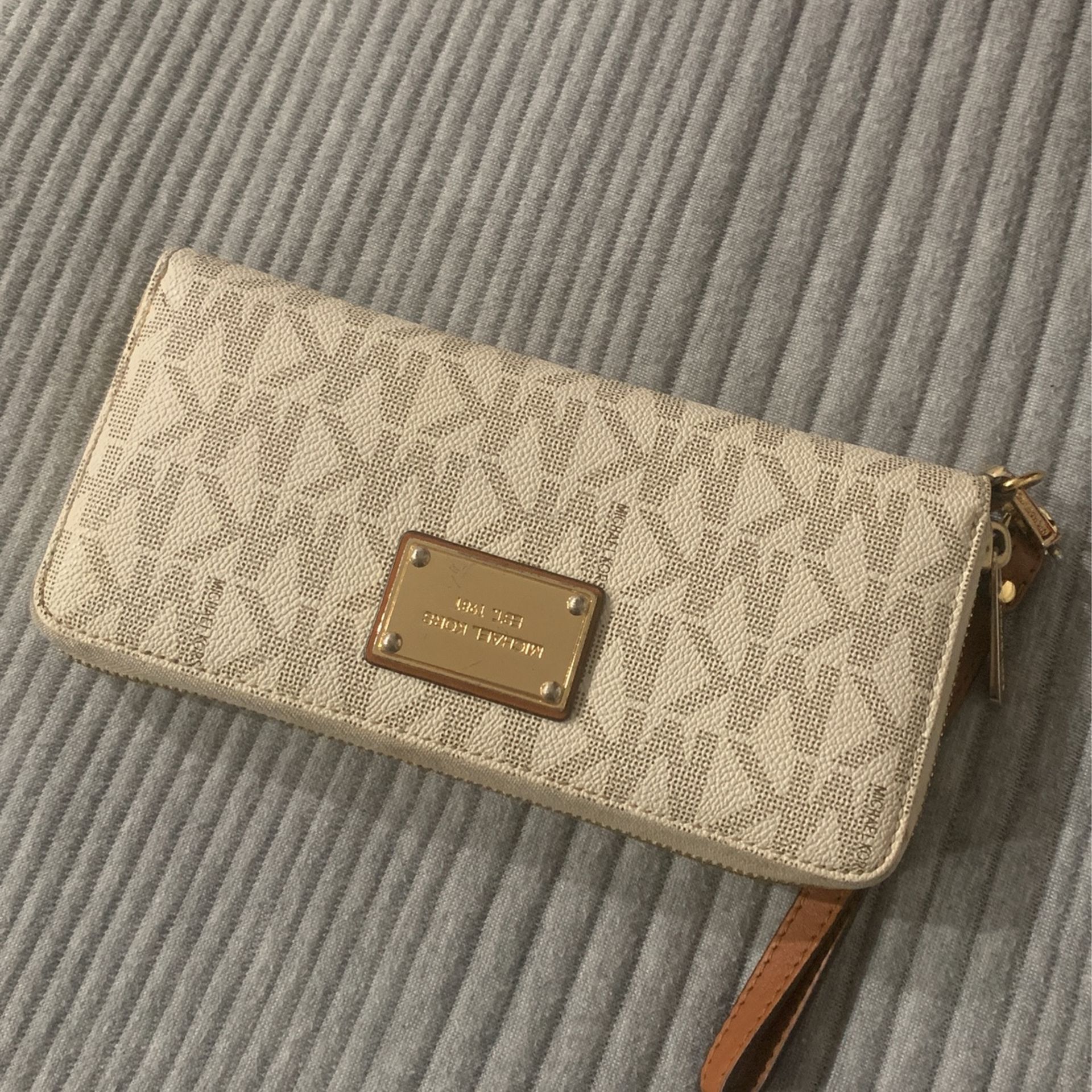 Michael Kors wallet 