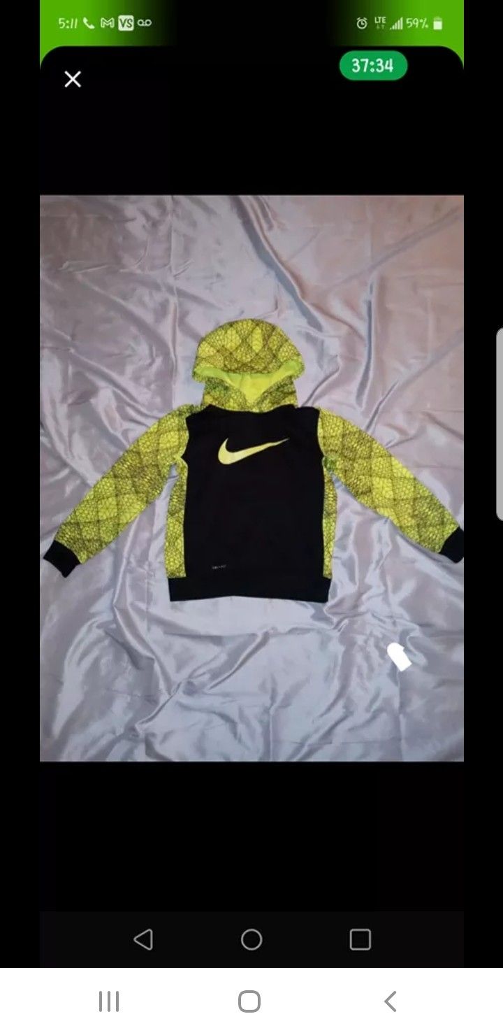 Boys NIKE hoodie size 6