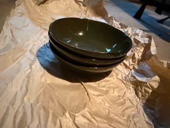 Set of 3  Olive Green Ceramic Bowls – Like New